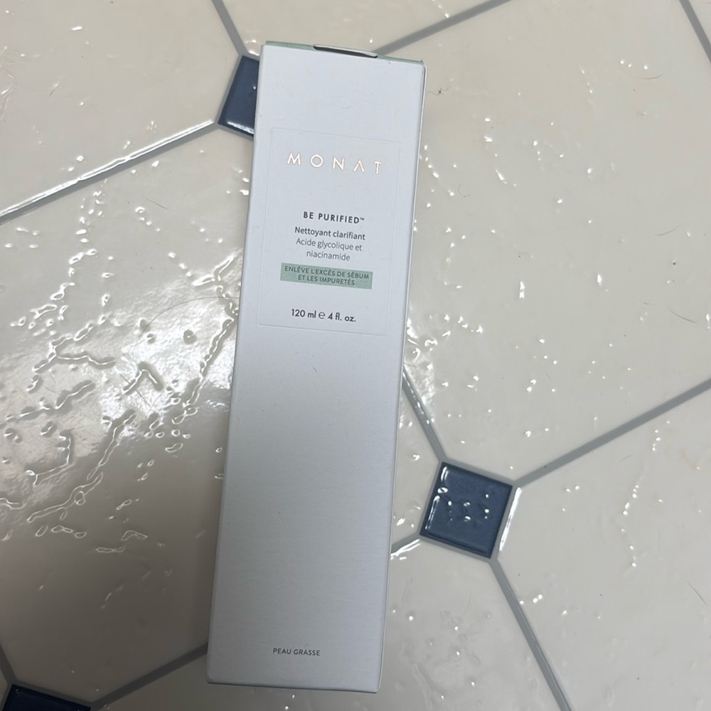 Monat Be Purified Clarifying Cleanser